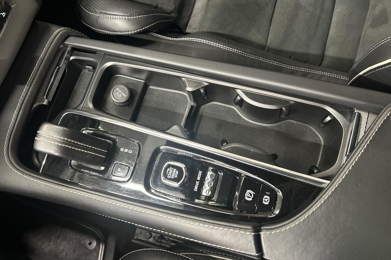 VOLVO XC90 iso kuva 21