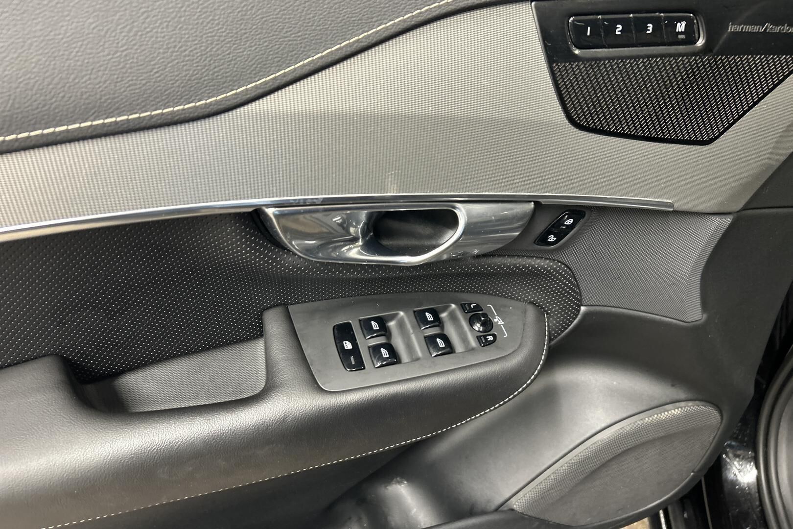 VOLVO XC90 iso kuva 23