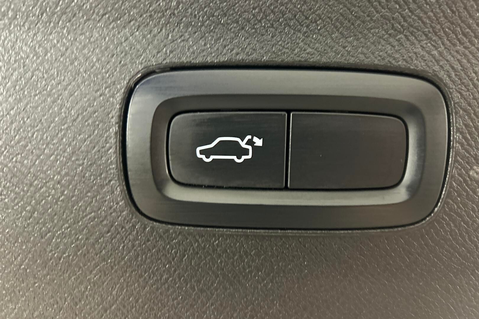 VOLVO XC90 iso kuva 28