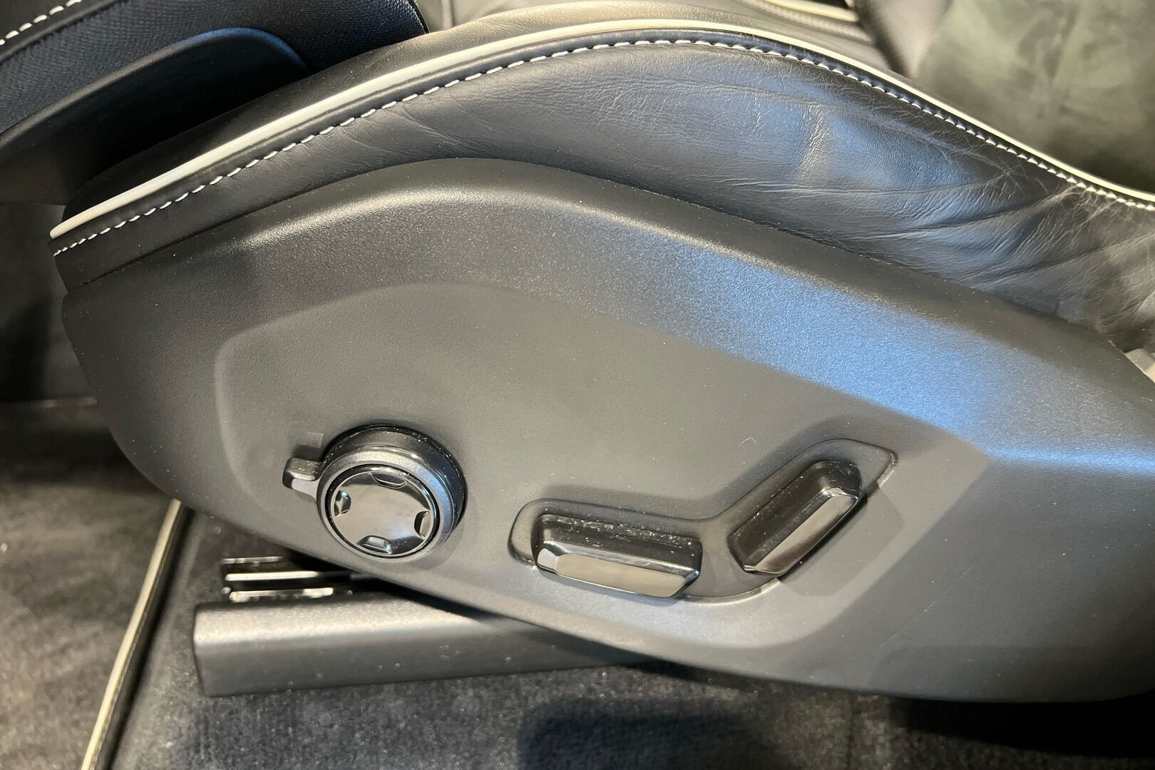 VOLVO XC90 iso kuva 7