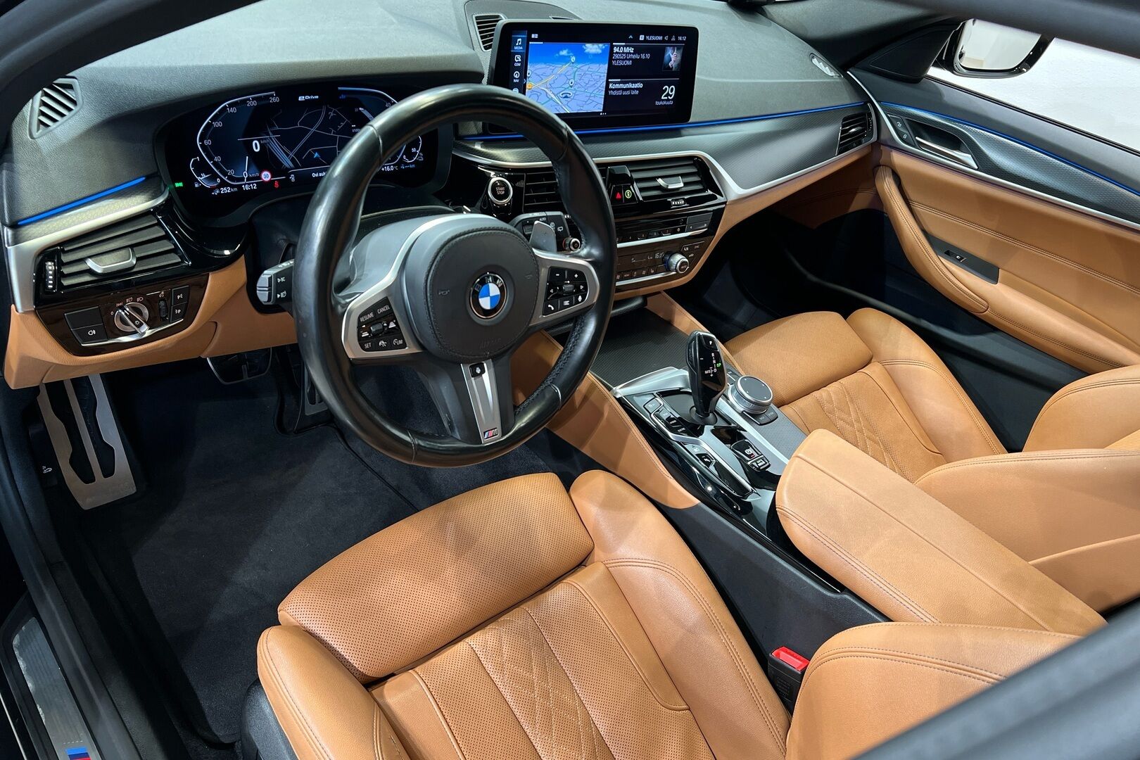 BMW 5-SARJA iso kuva 7