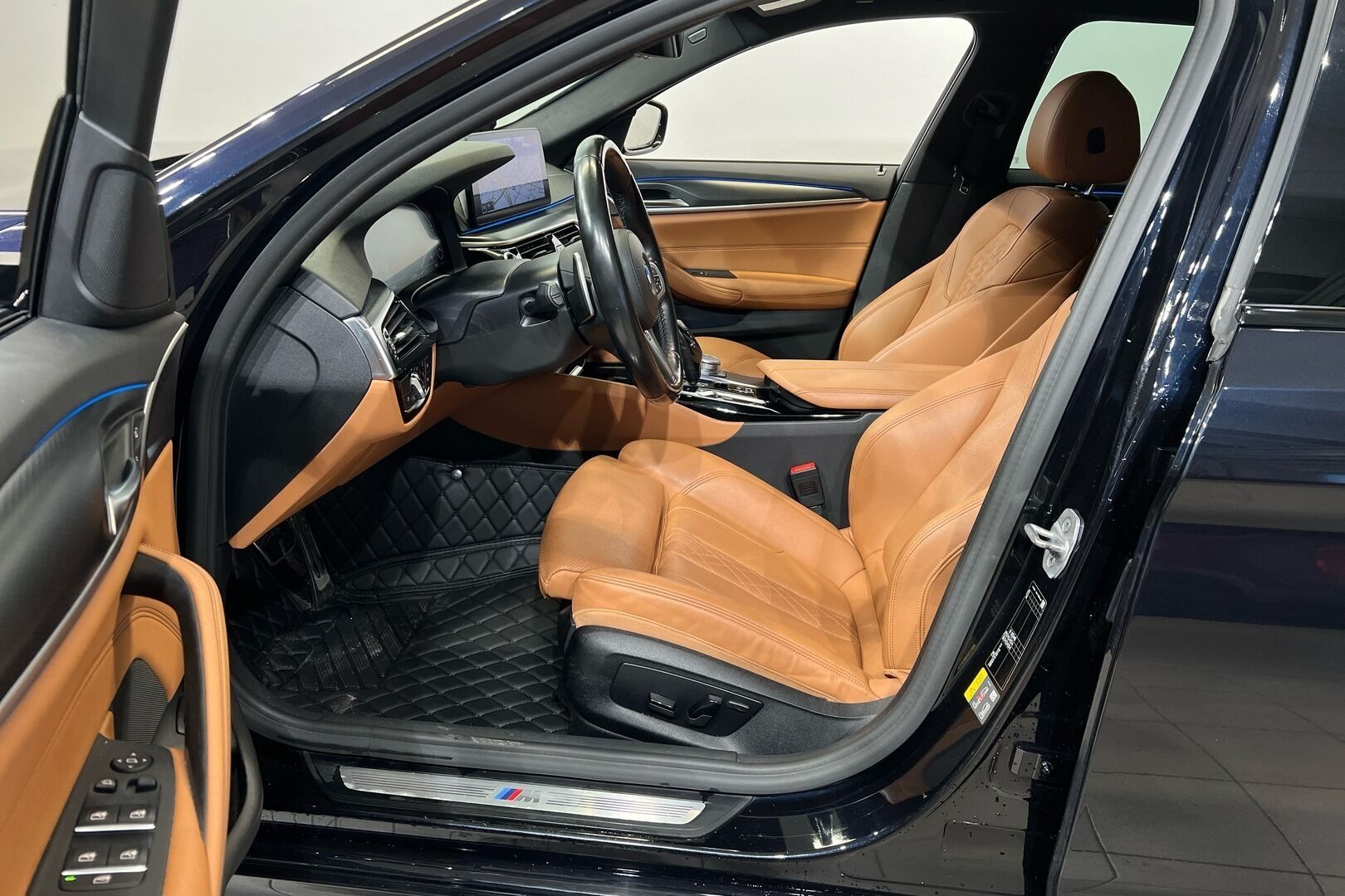 BMW 5-SARJA iso kuva 8