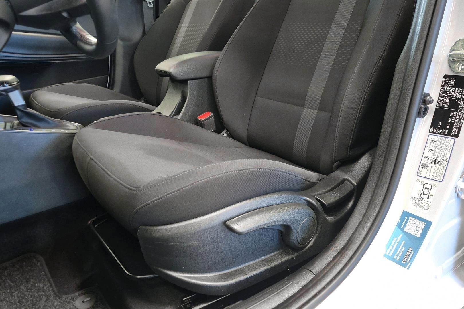 Hyundai i20 Hatchback iso kuva 20