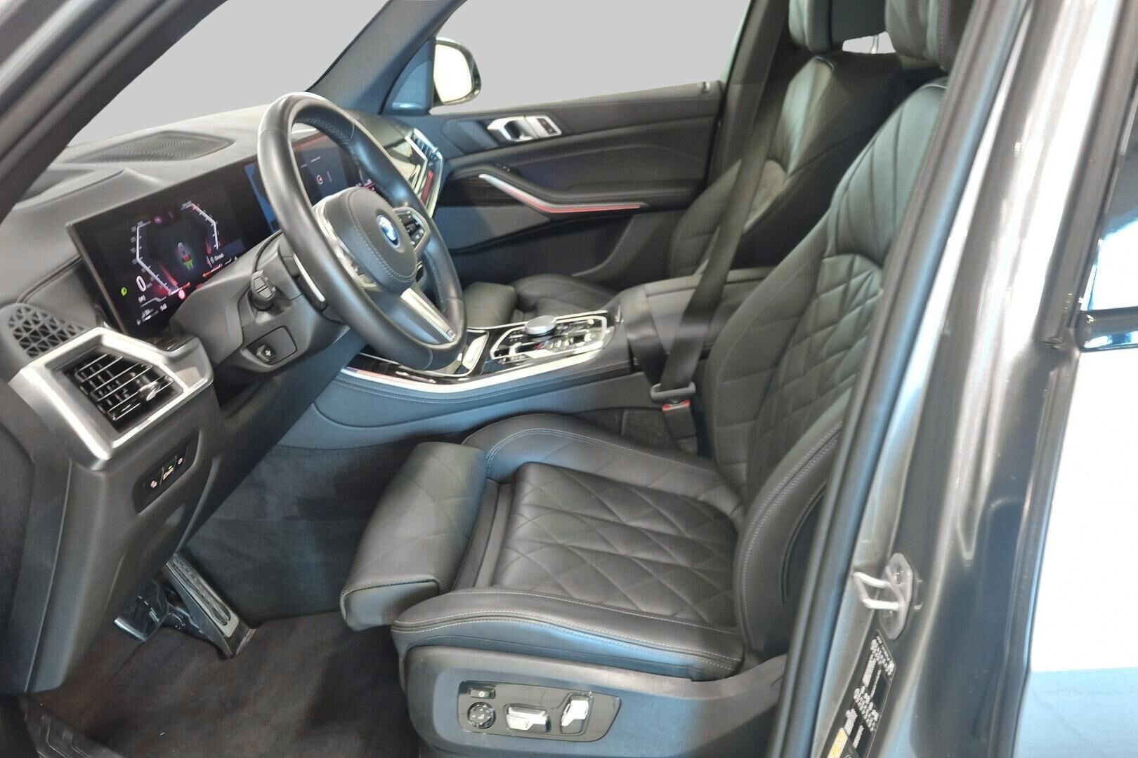 BMW X5 iso kuva 7