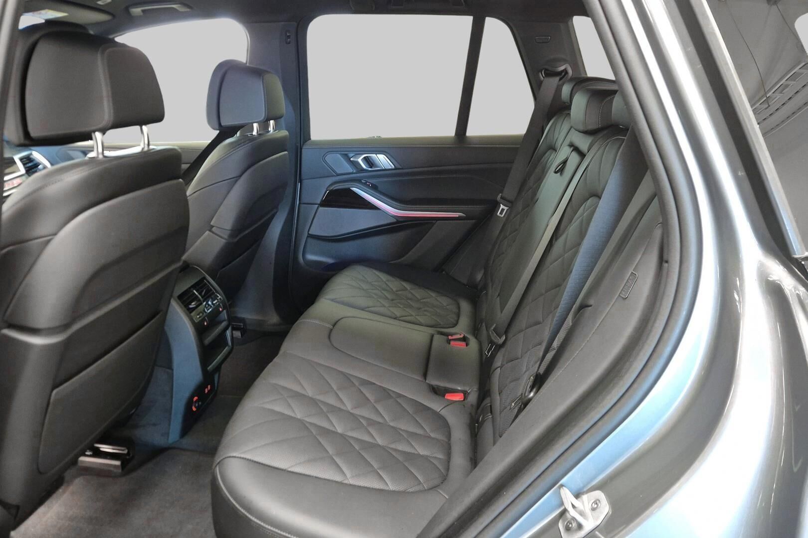 BMW X5 iso kuva 8
