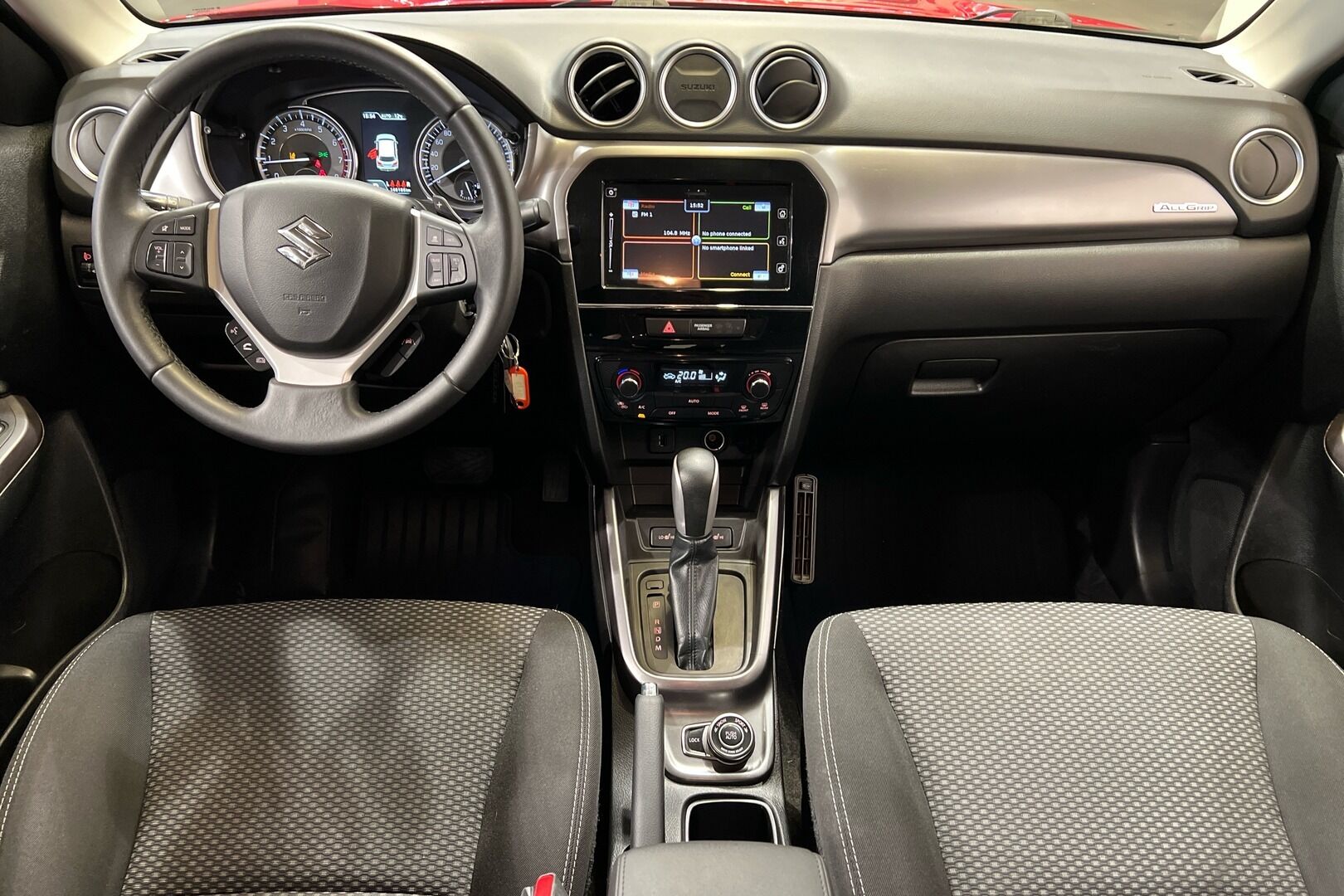 Suzuki Vitara iso kuva 14