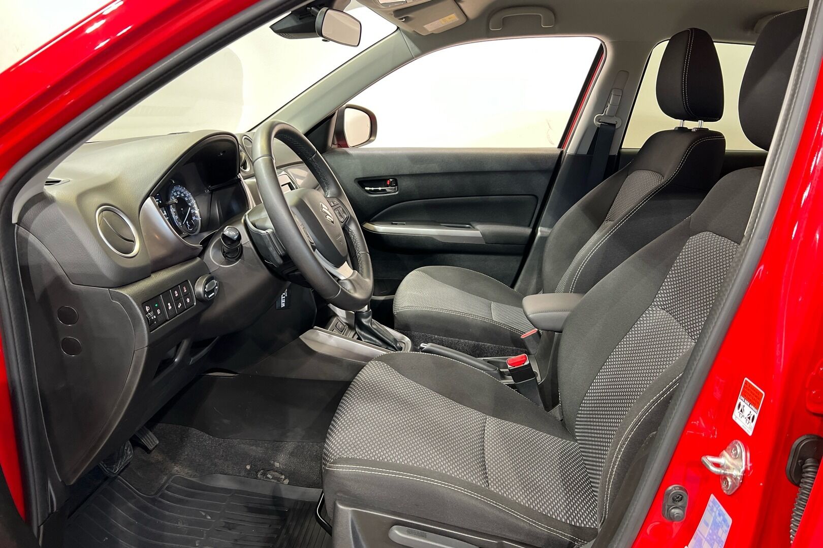 Suzuki Vitara iso kuva 16