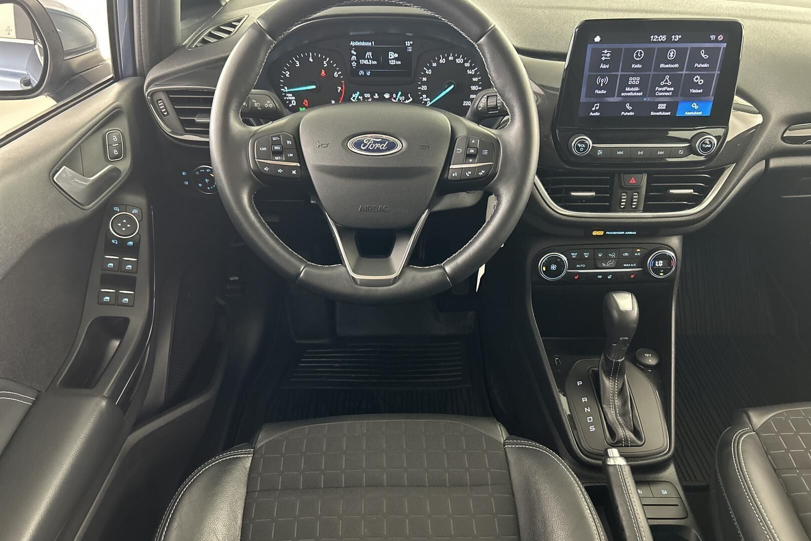 Ford Fiesta iso kuva 28