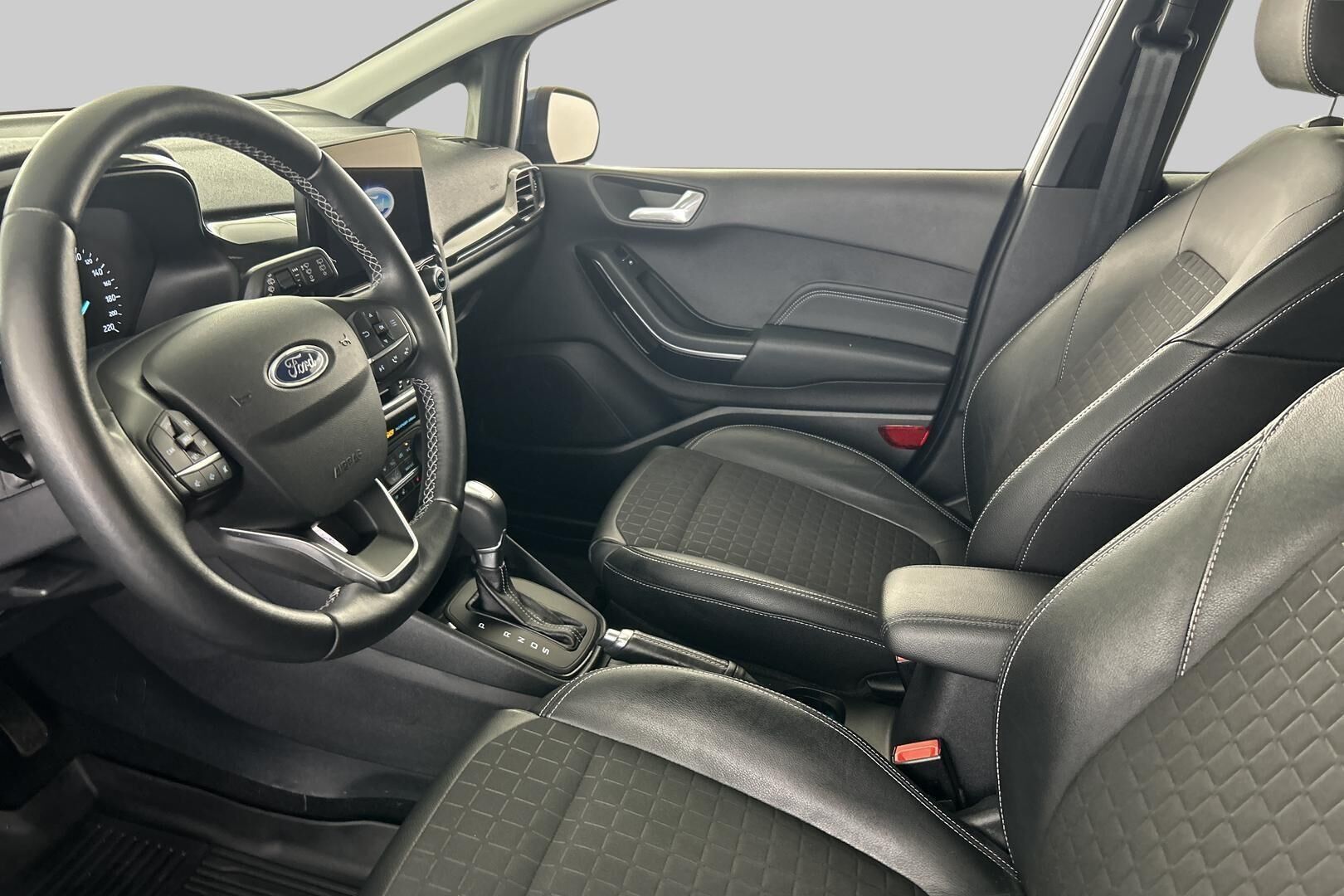 Ford Fiesta iso kuva 9