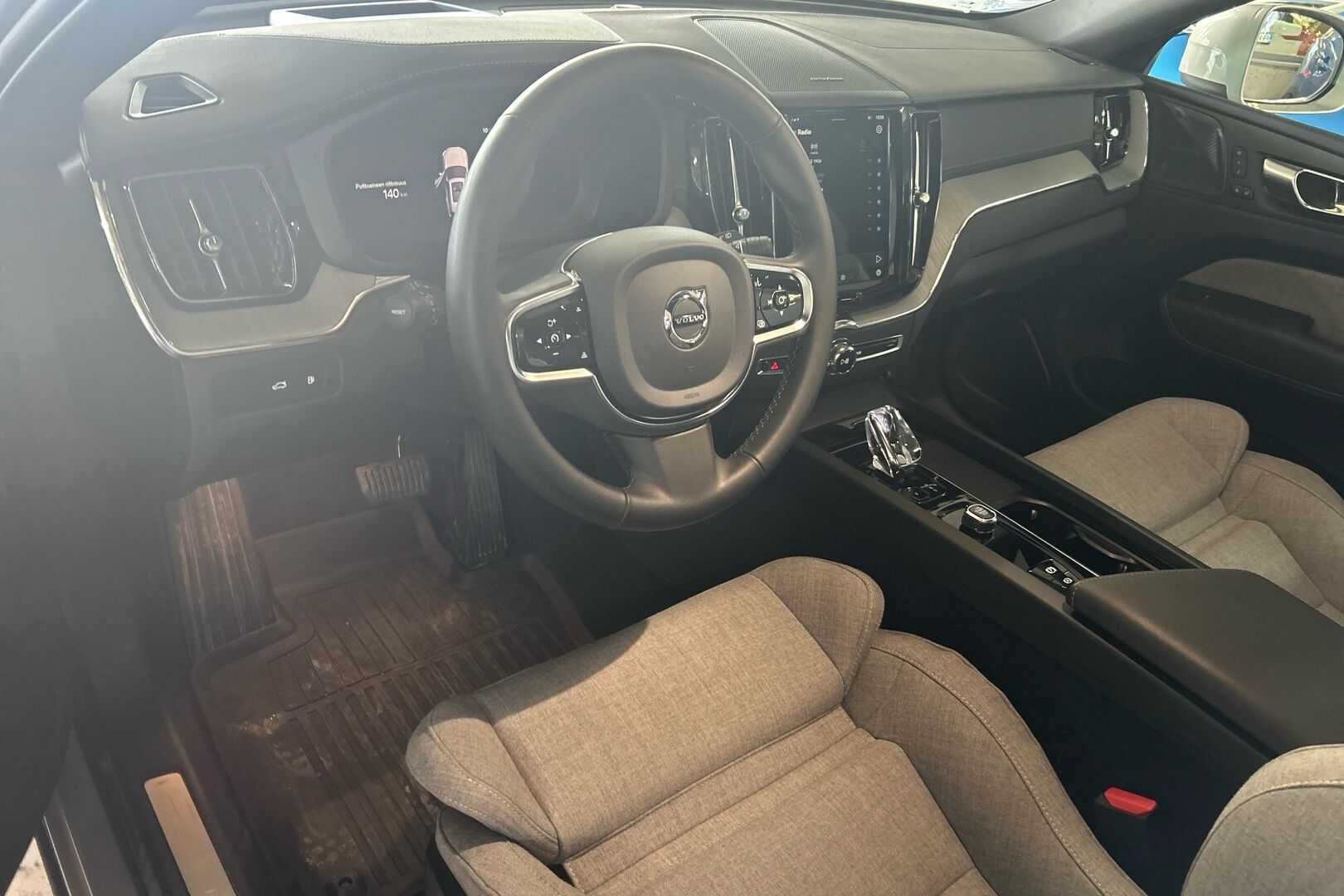 Volvo XC60 iso kuva 1
