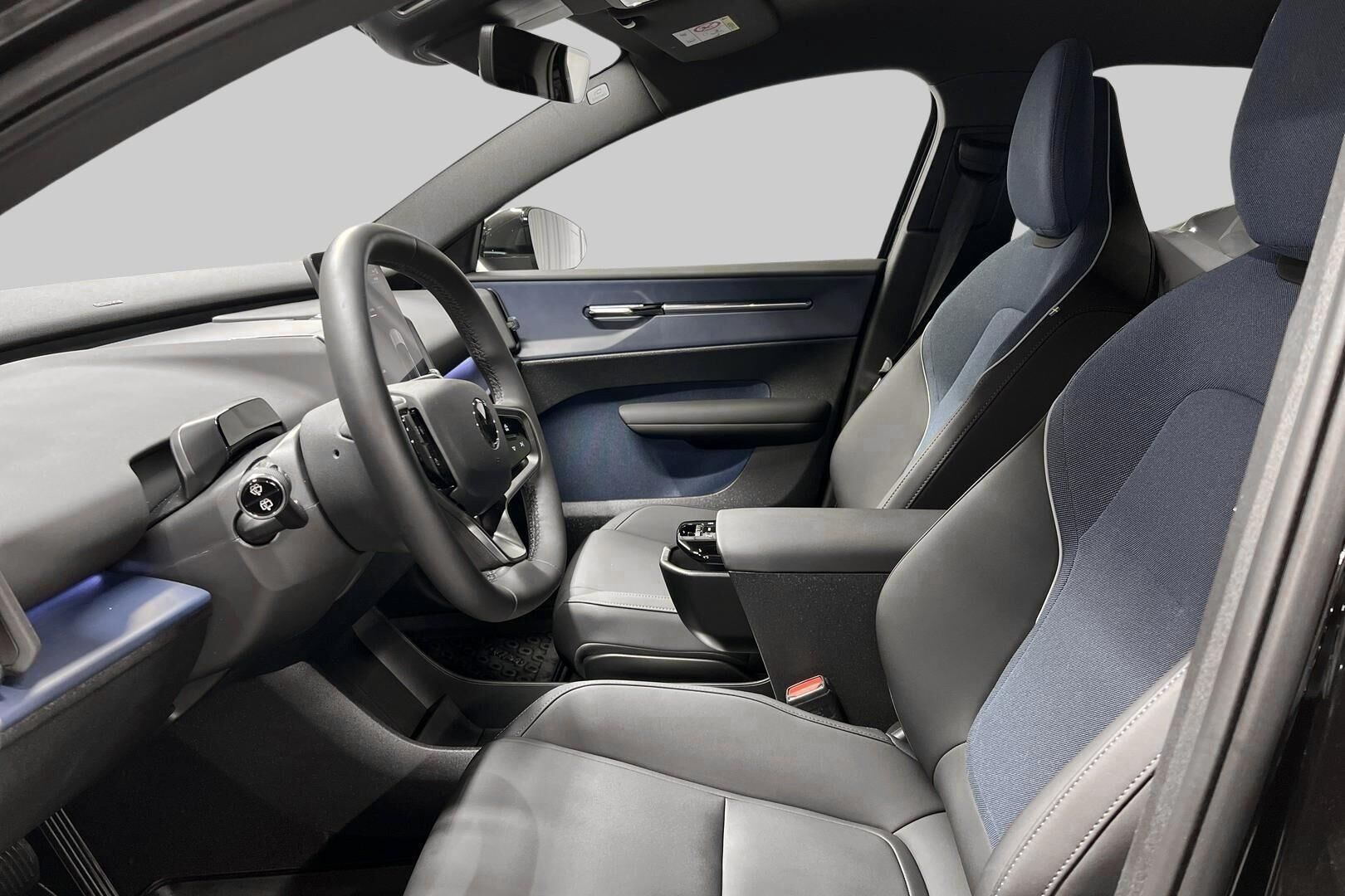 Volvo EX30 iso kuva 9