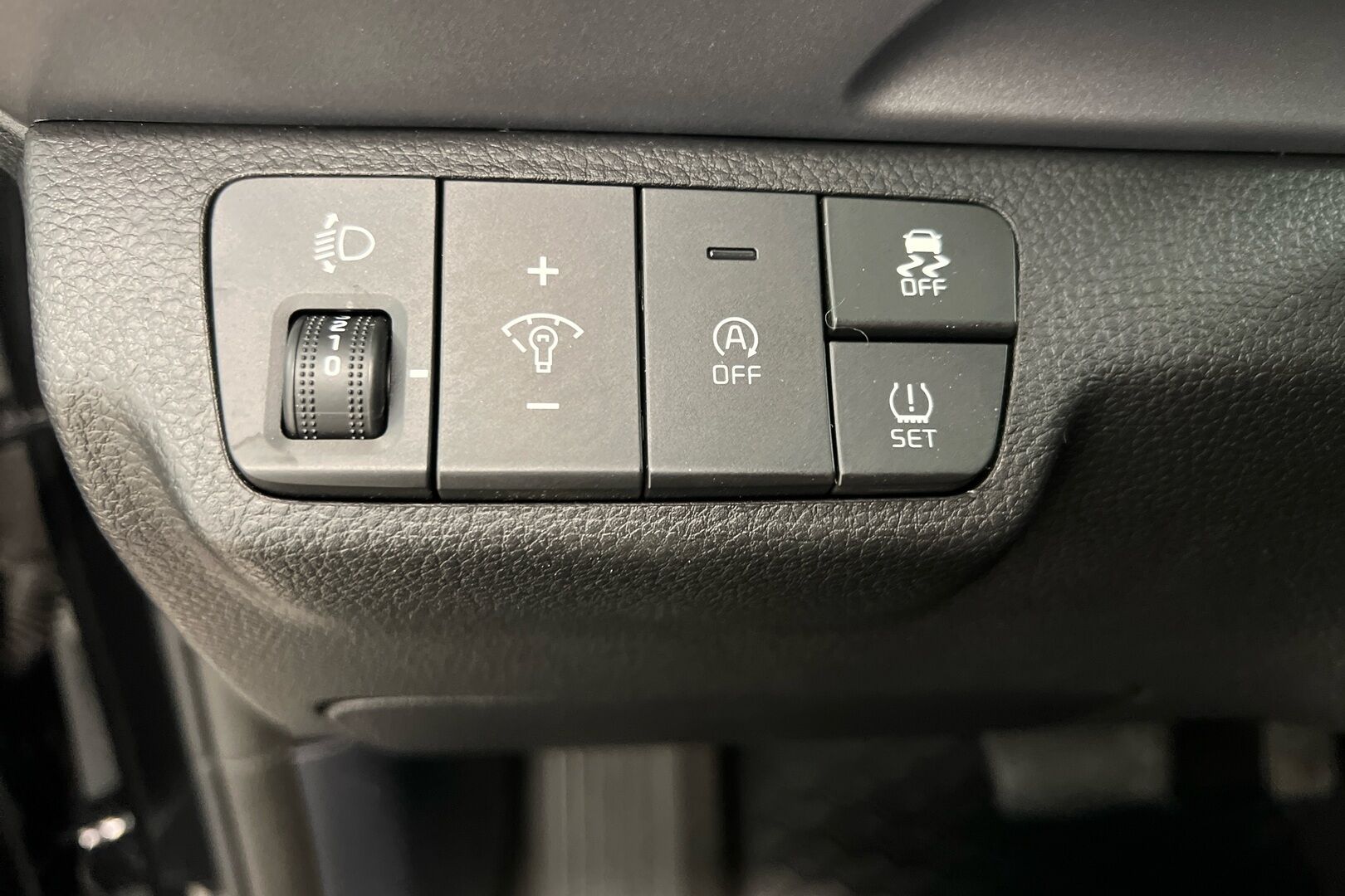 Kia Stonic iso kuva 18