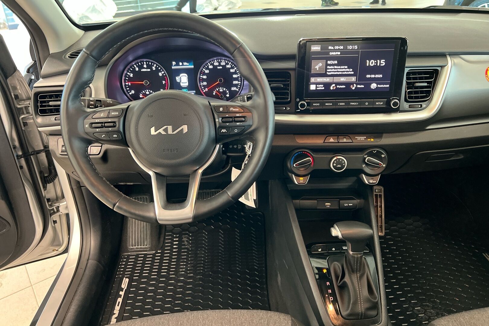 Kia Stonic iso kuva 20