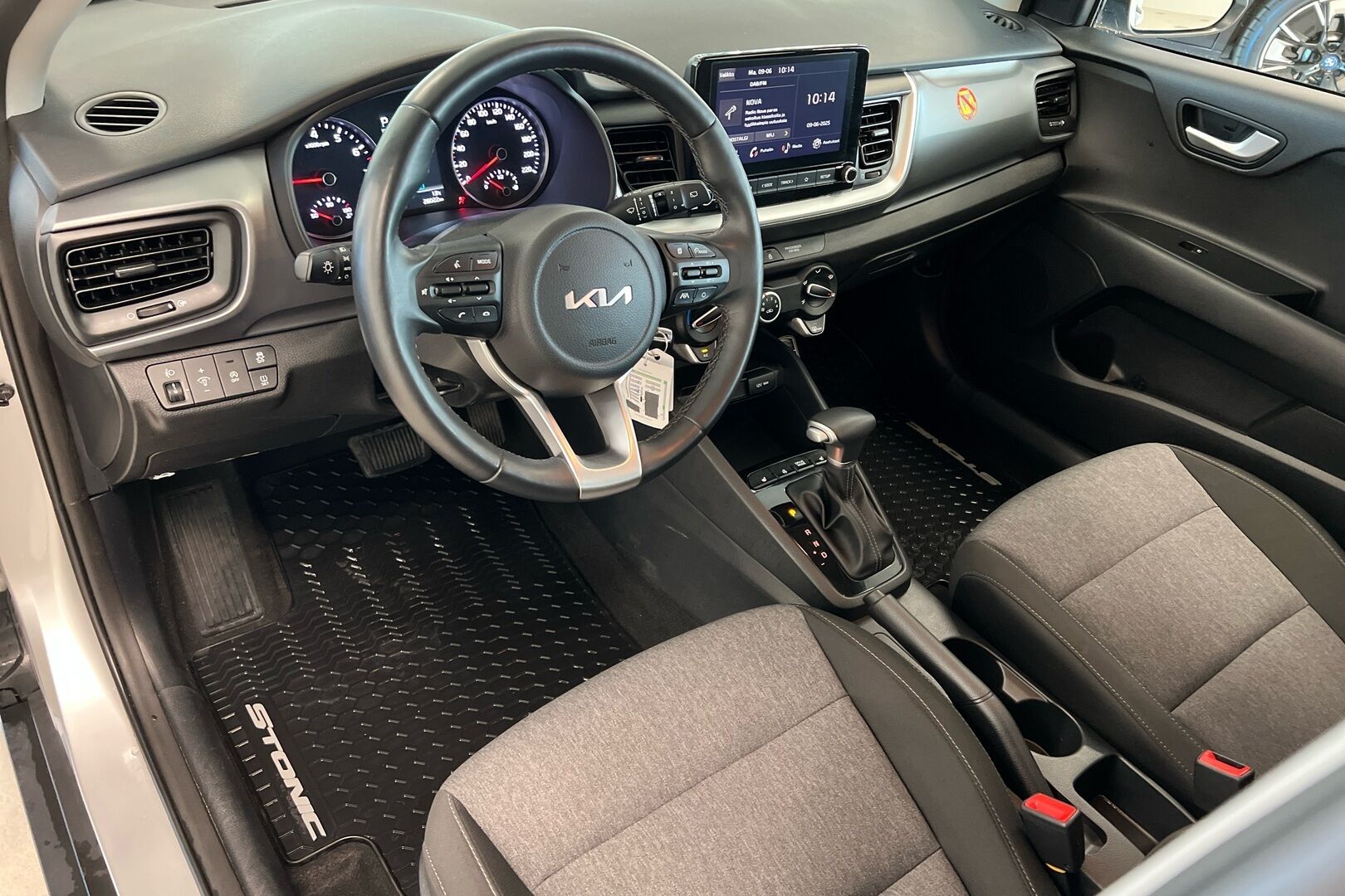 Kia Stonic iso kuva 6