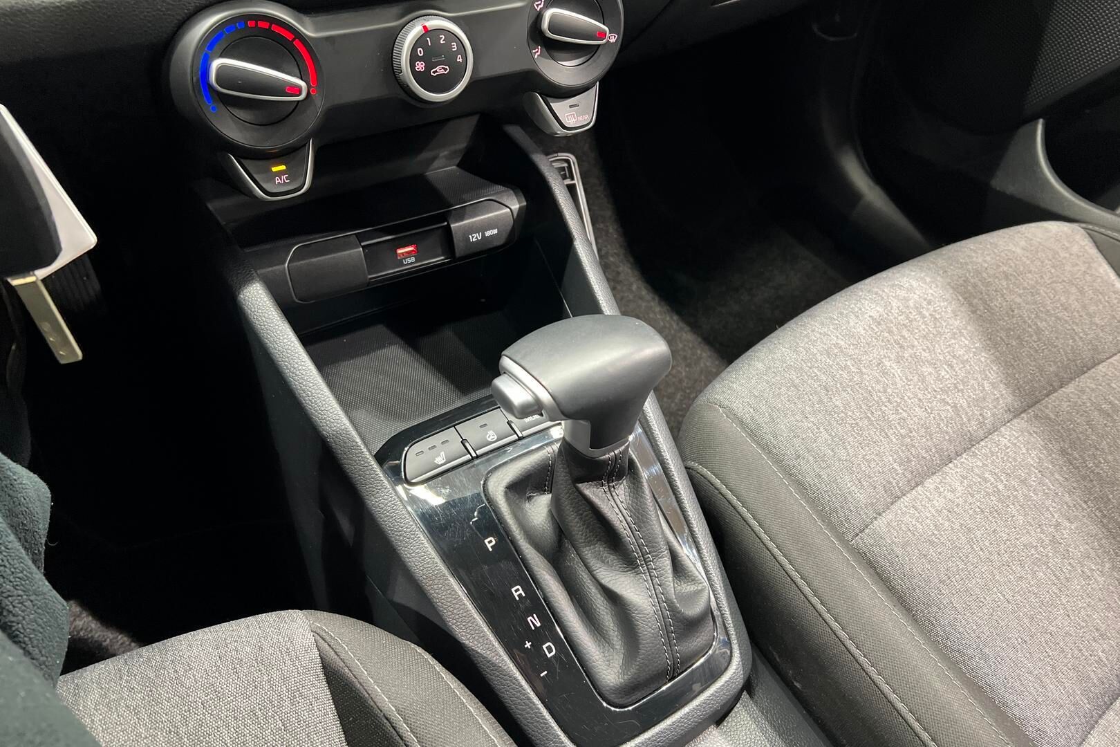 Kia Stonic iso kuva 27