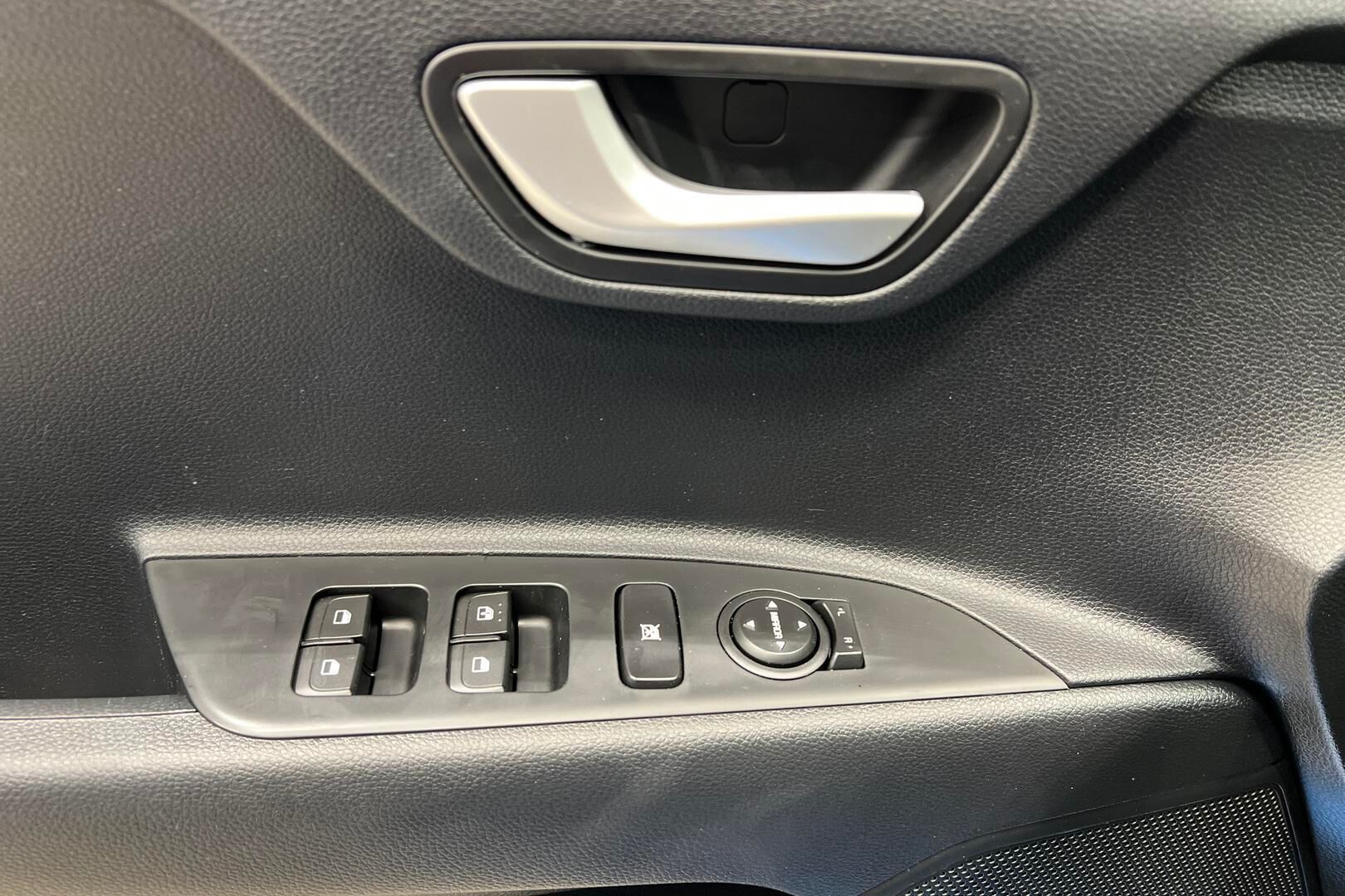 Kia Stonic iso kuva 28