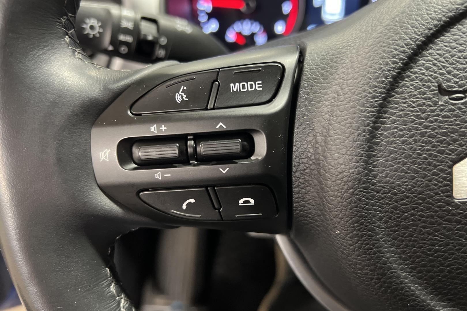 KIA Stonic iso kuva 14