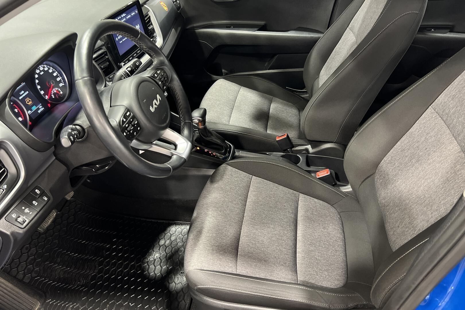 KIA Stonic iso kuva 9