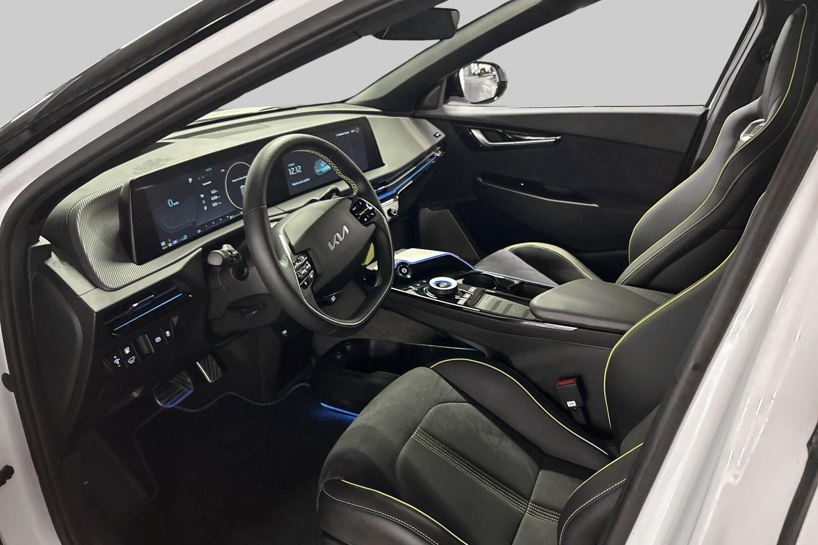 Kia EV6 iso kuva 8