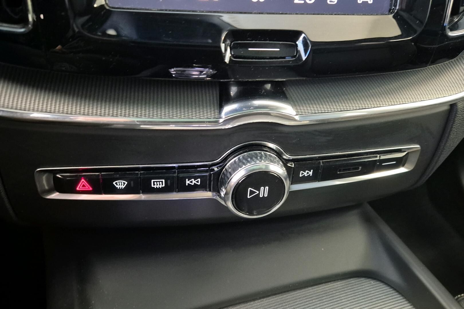 Volvo XC60 iso kuva 16