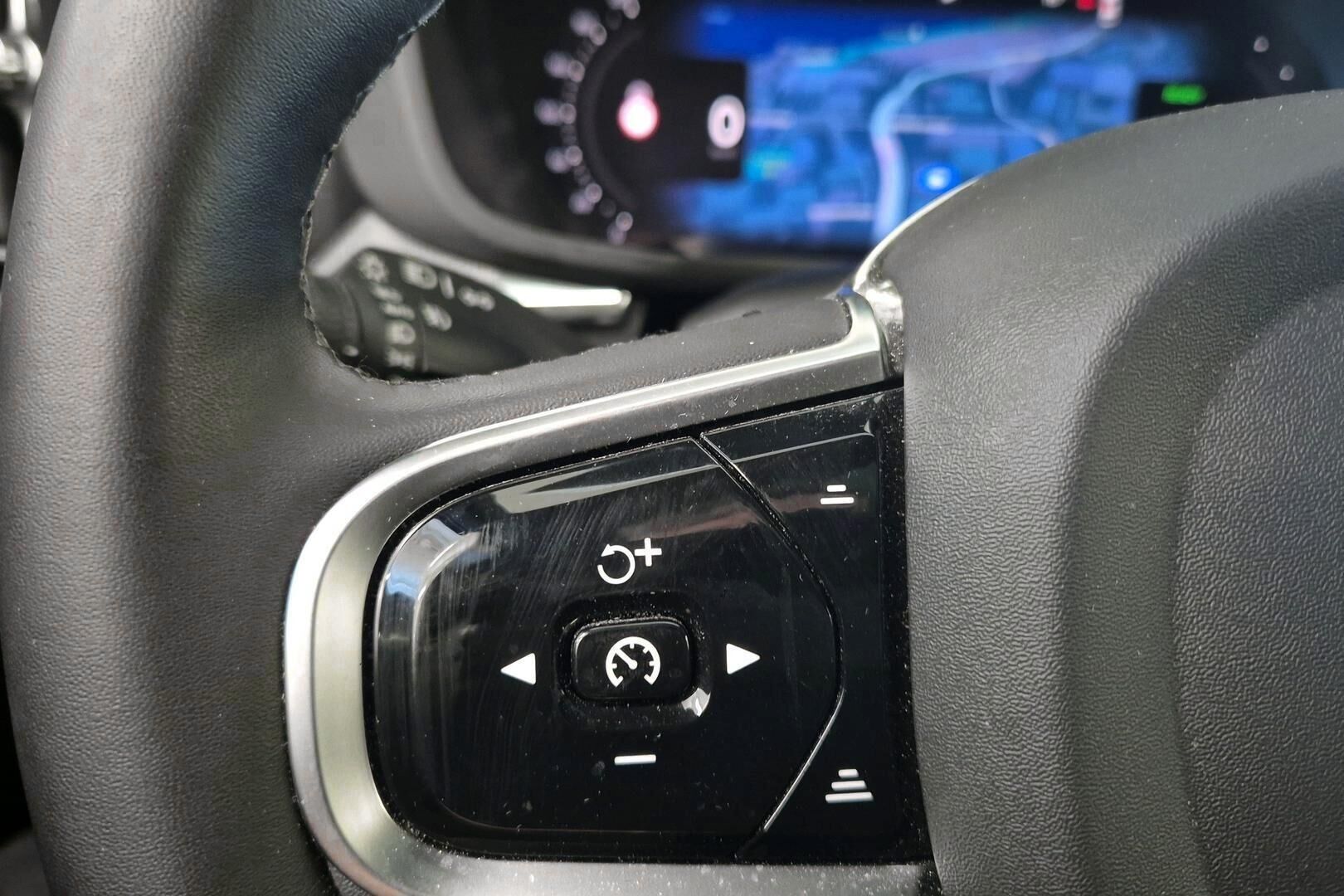 Volvo XC60 iso kuva 19