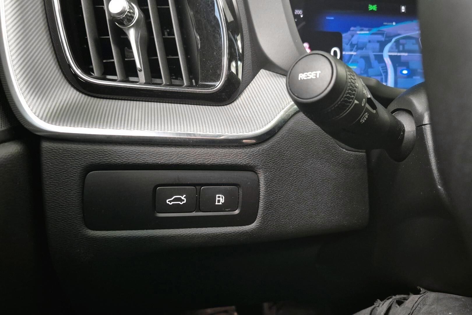 Volvo XC60 iso kuva 21