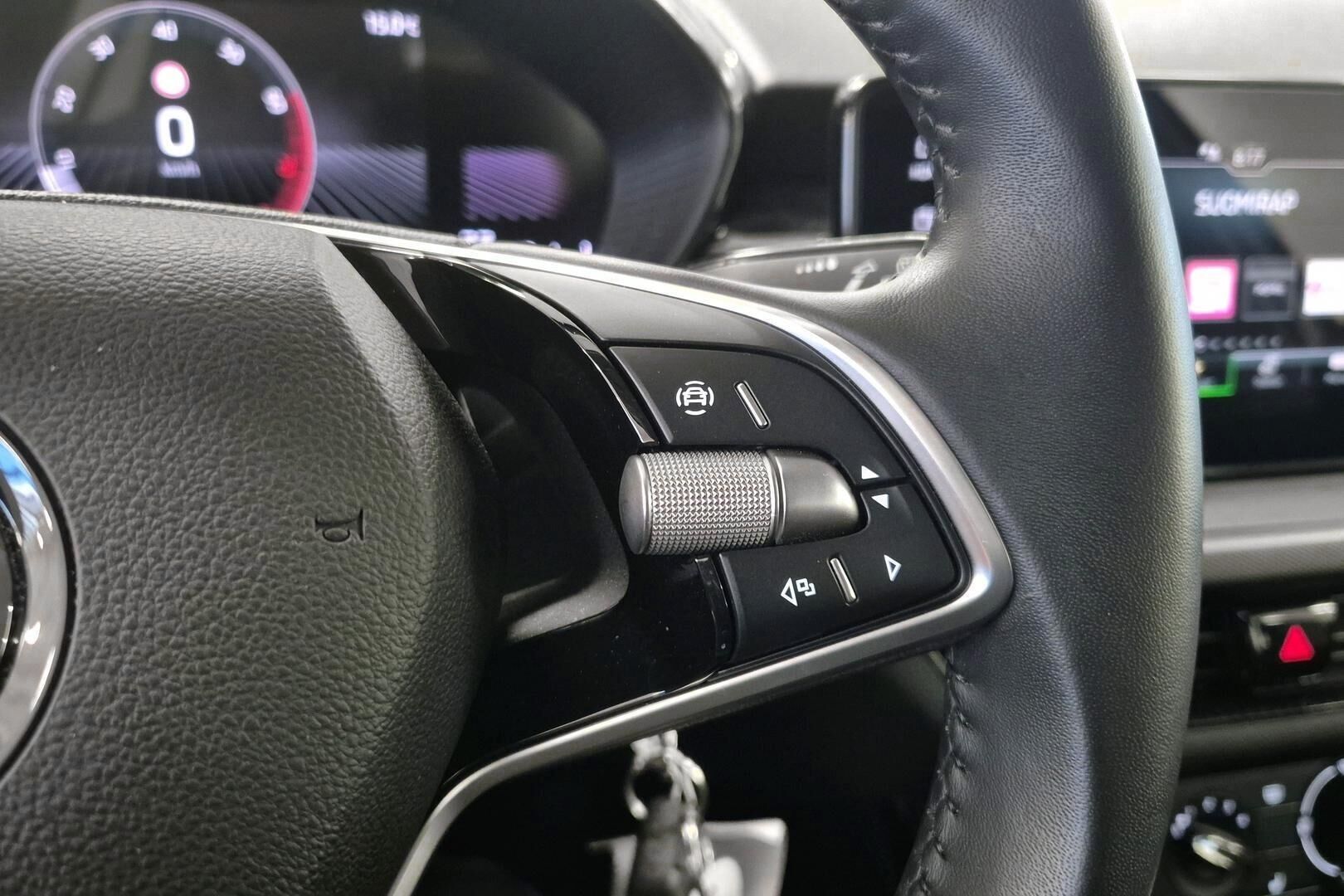 Skoda Fabia iso kuva 16