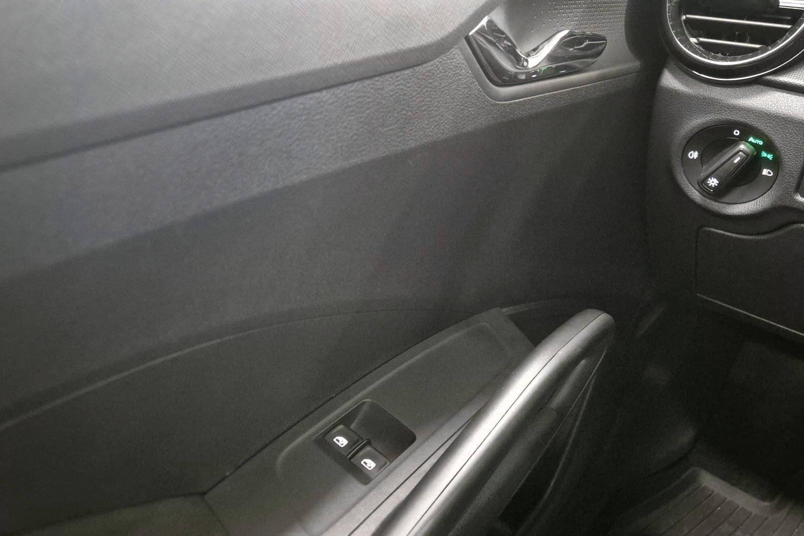 Skoda Fabia iso kuva 22