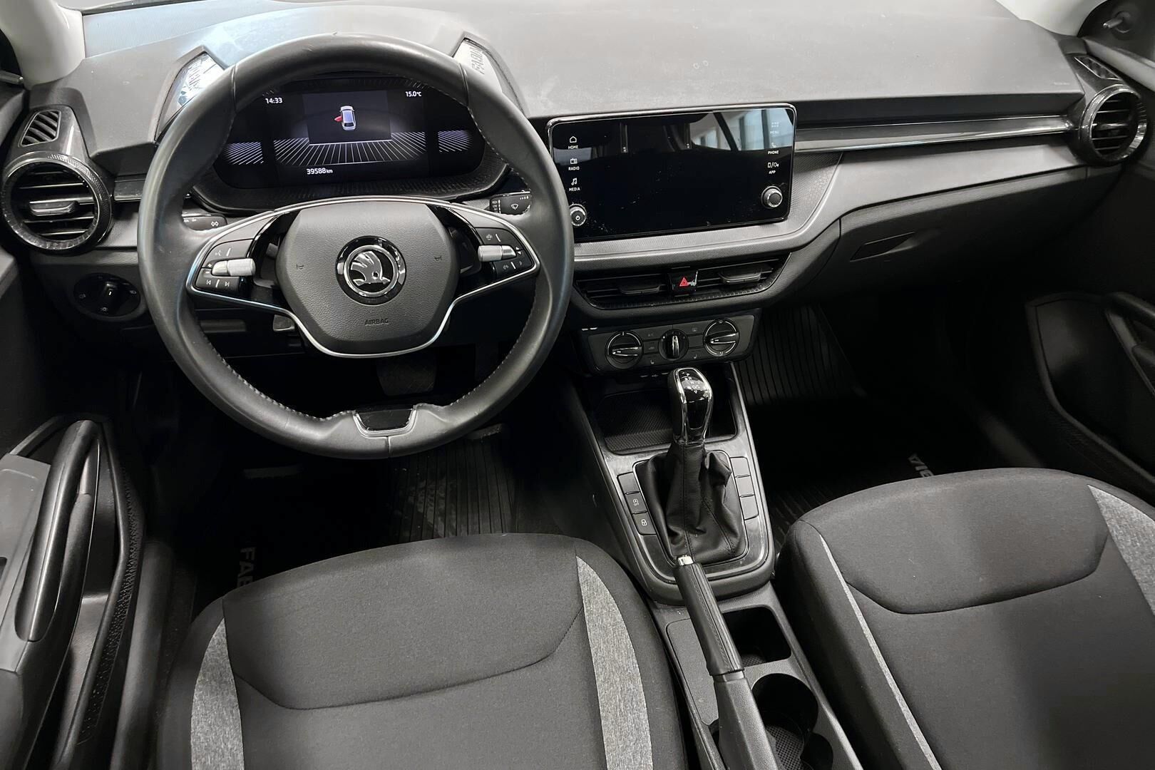 Skoda Fabia iso kuva 11