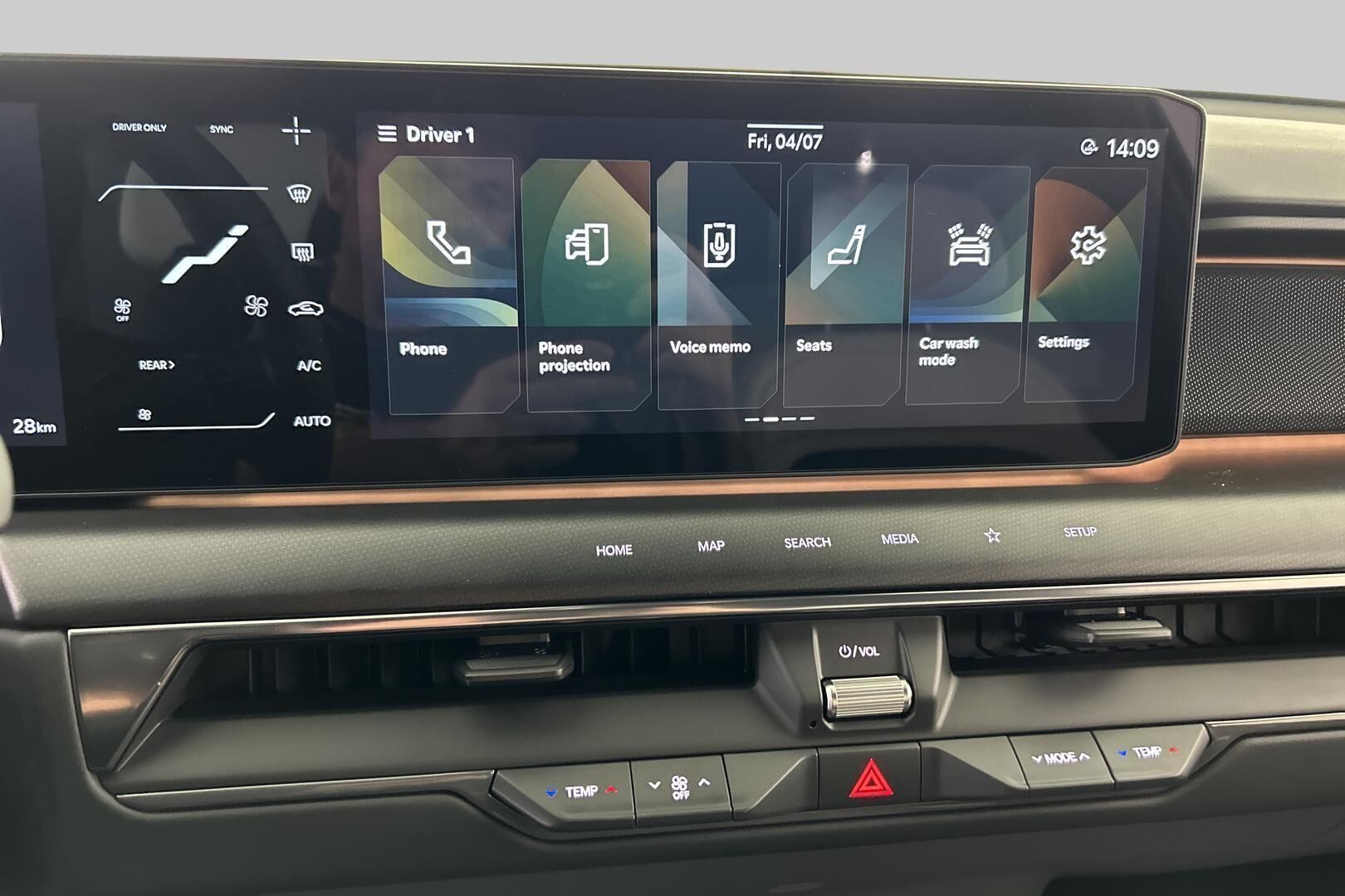 Kia EV9 iso kuva 15