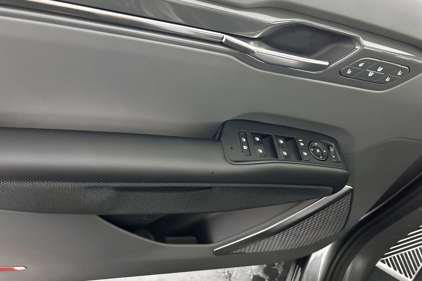 Kia EV9 iso kuva 25