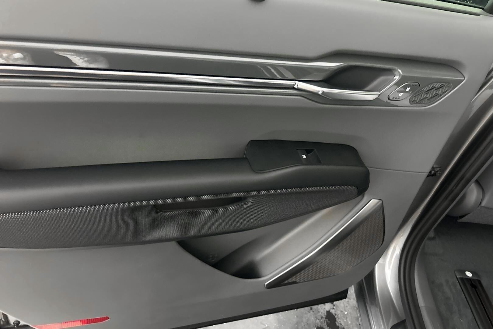 Kia EV9 iso kuva 34