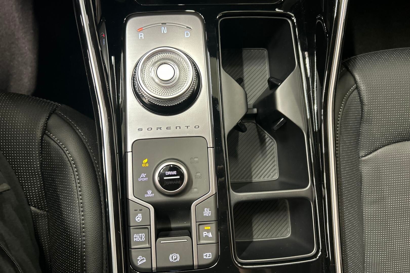 Kia Sorento iso kuva 18