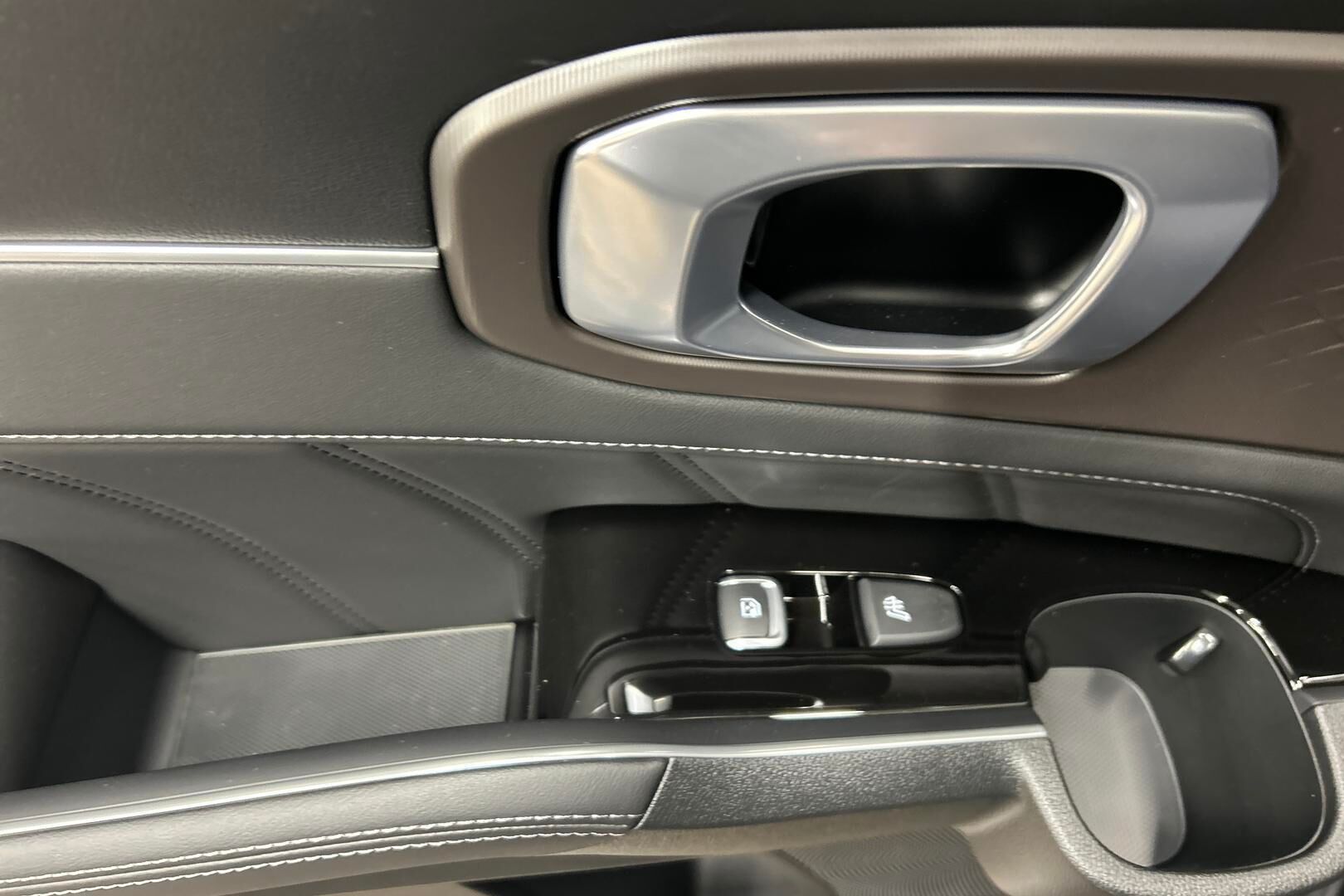 Kia Sorento iso kuva 25