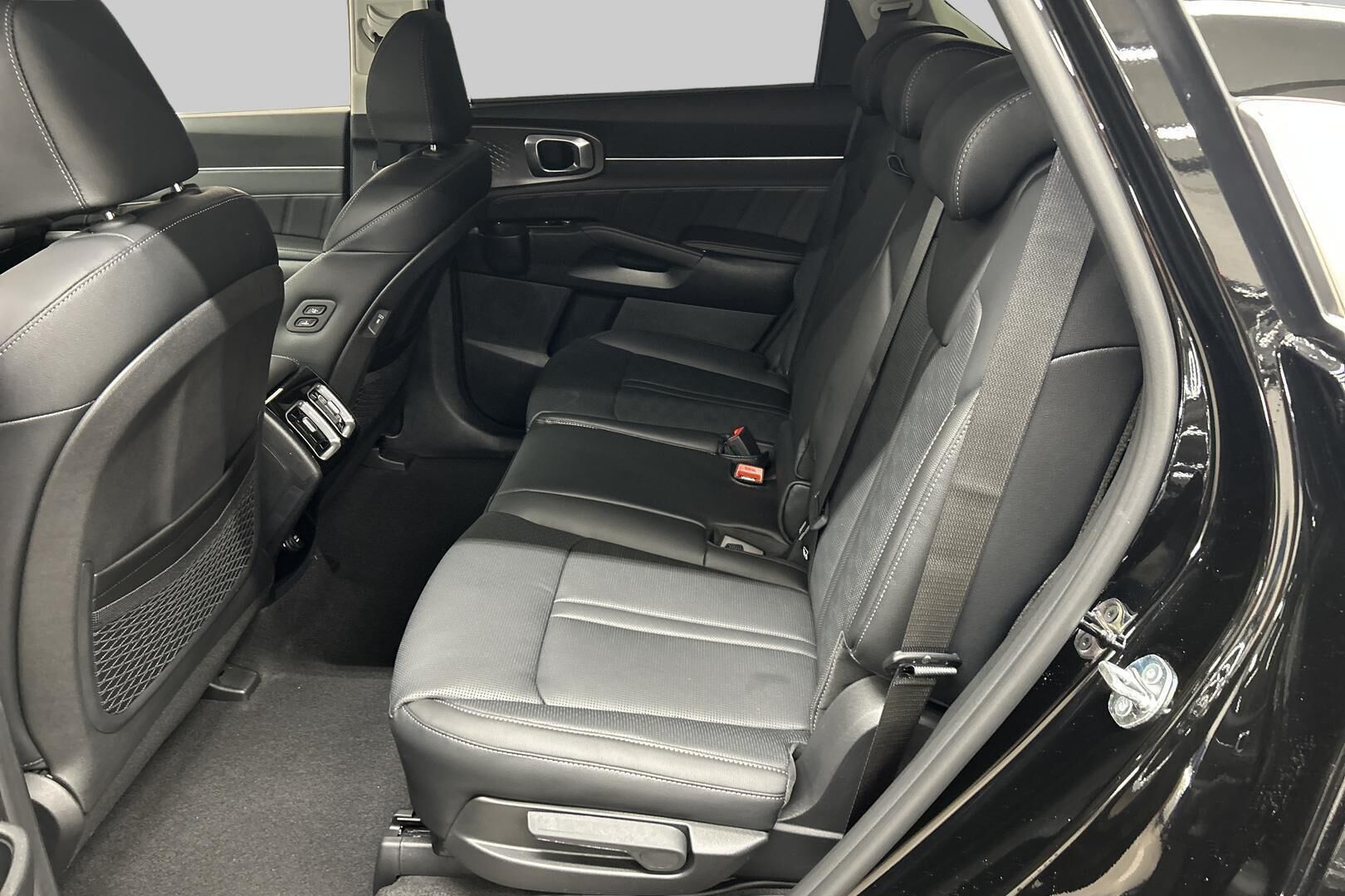 Kia Sorento iso kuva 9