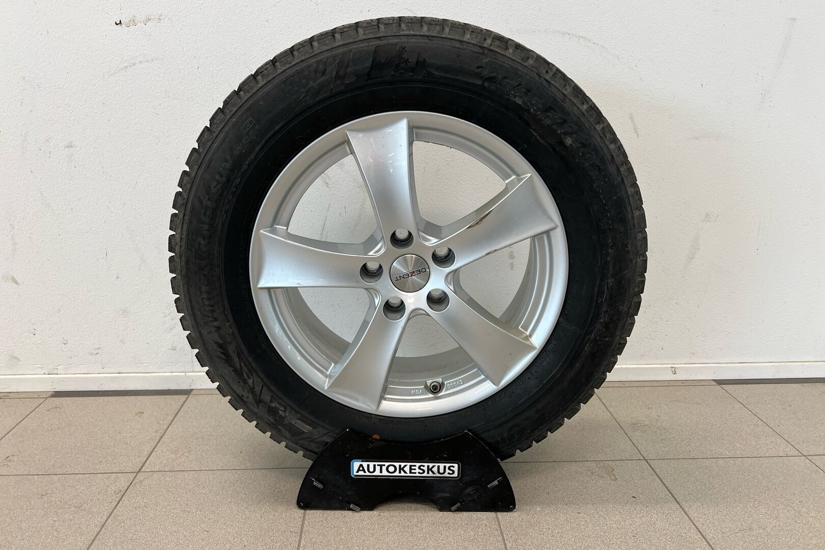 Toyota RAV4 iso kuva 18