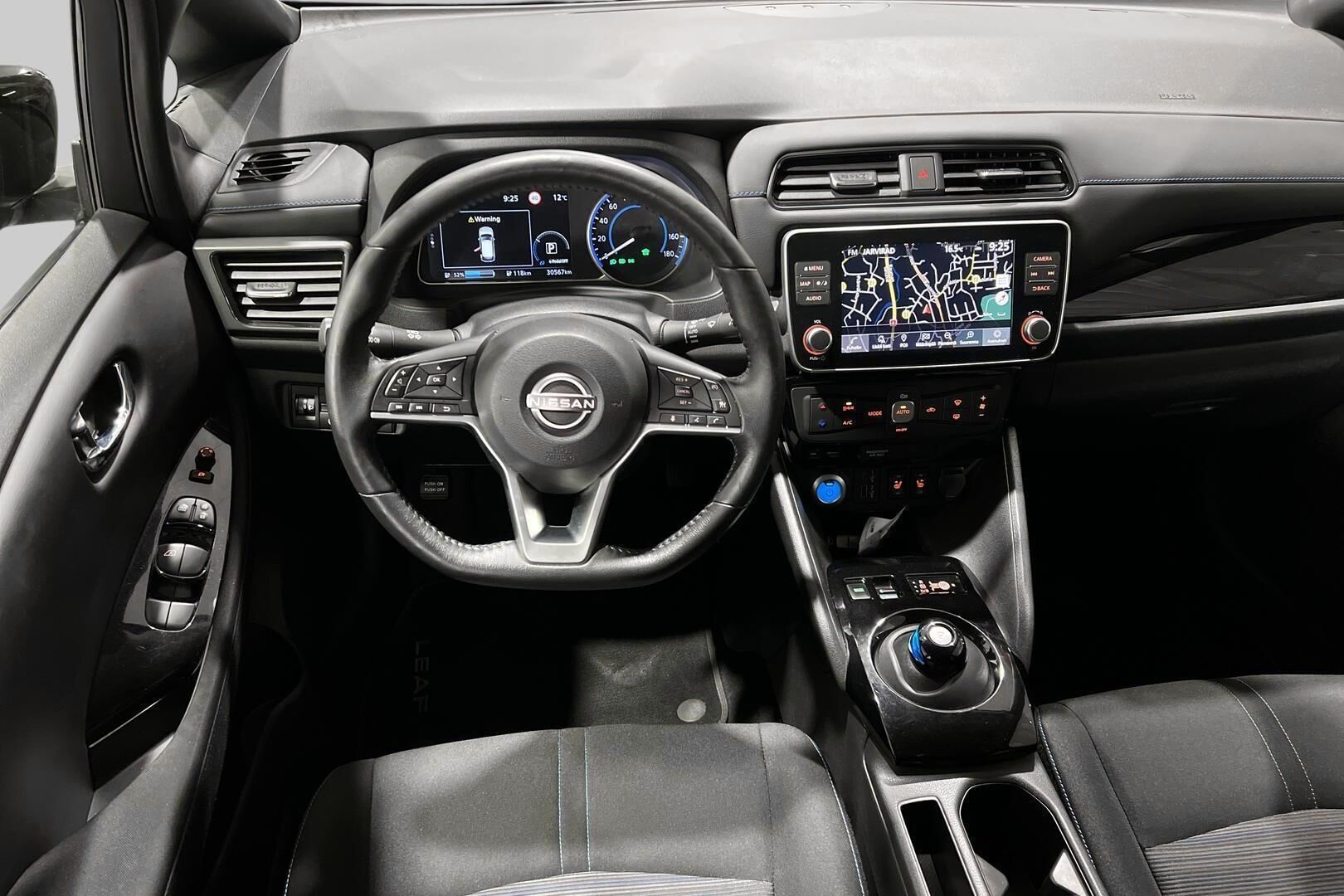 Nissan Leaf iso kuva 15