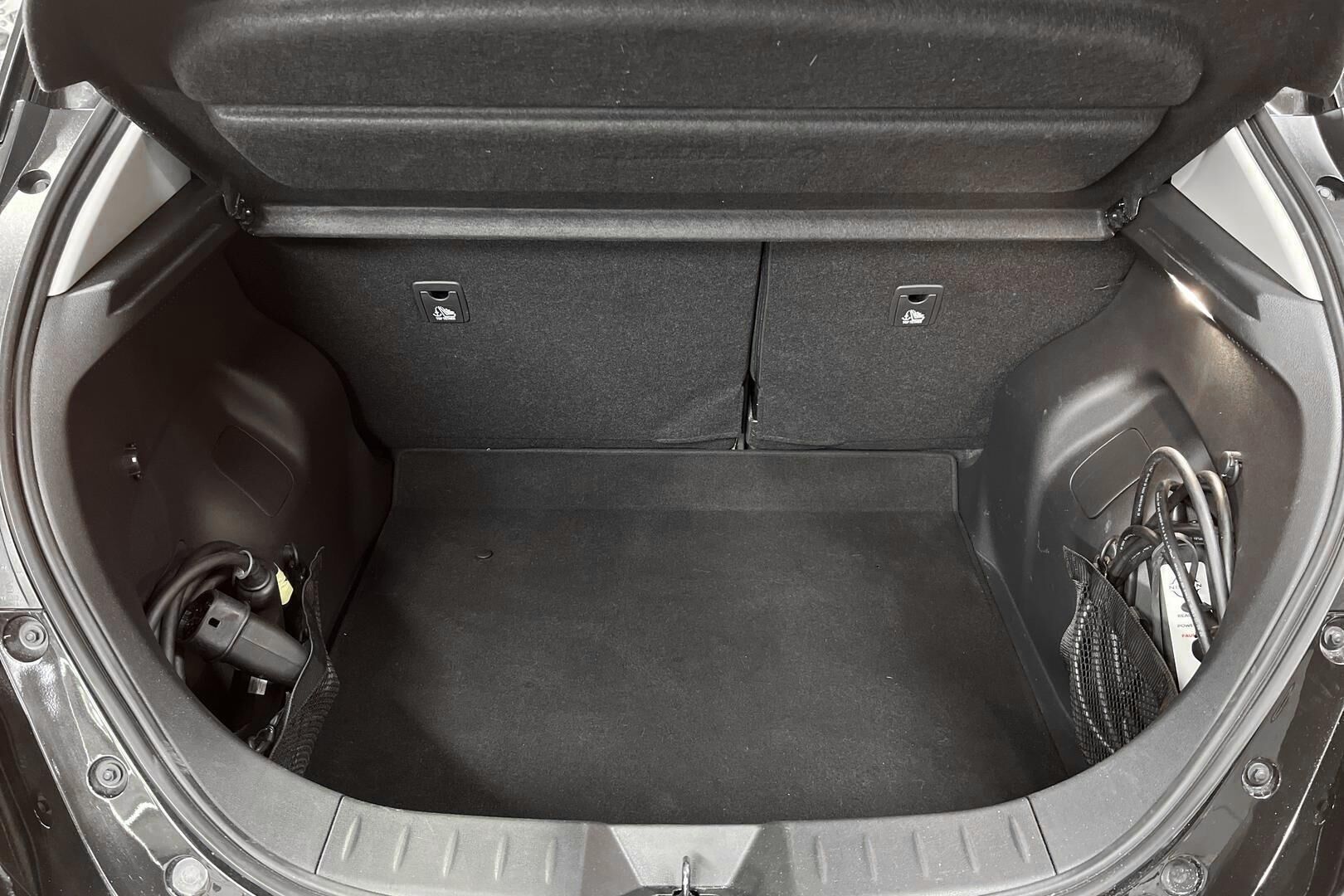 Nissan Leaf iso kuva 16