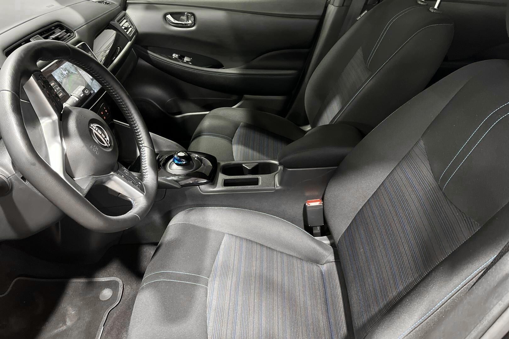 Nissan Leaf iso kuva 2