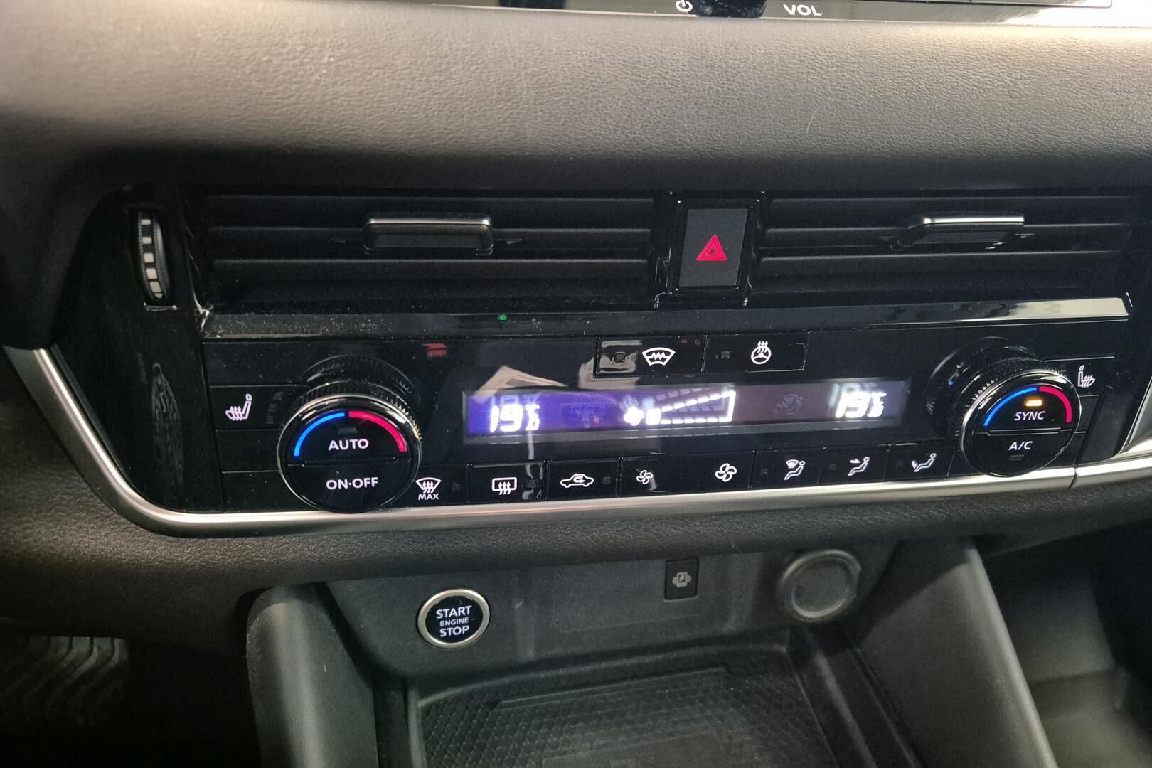 Nissan Qashqai iso kuva 16