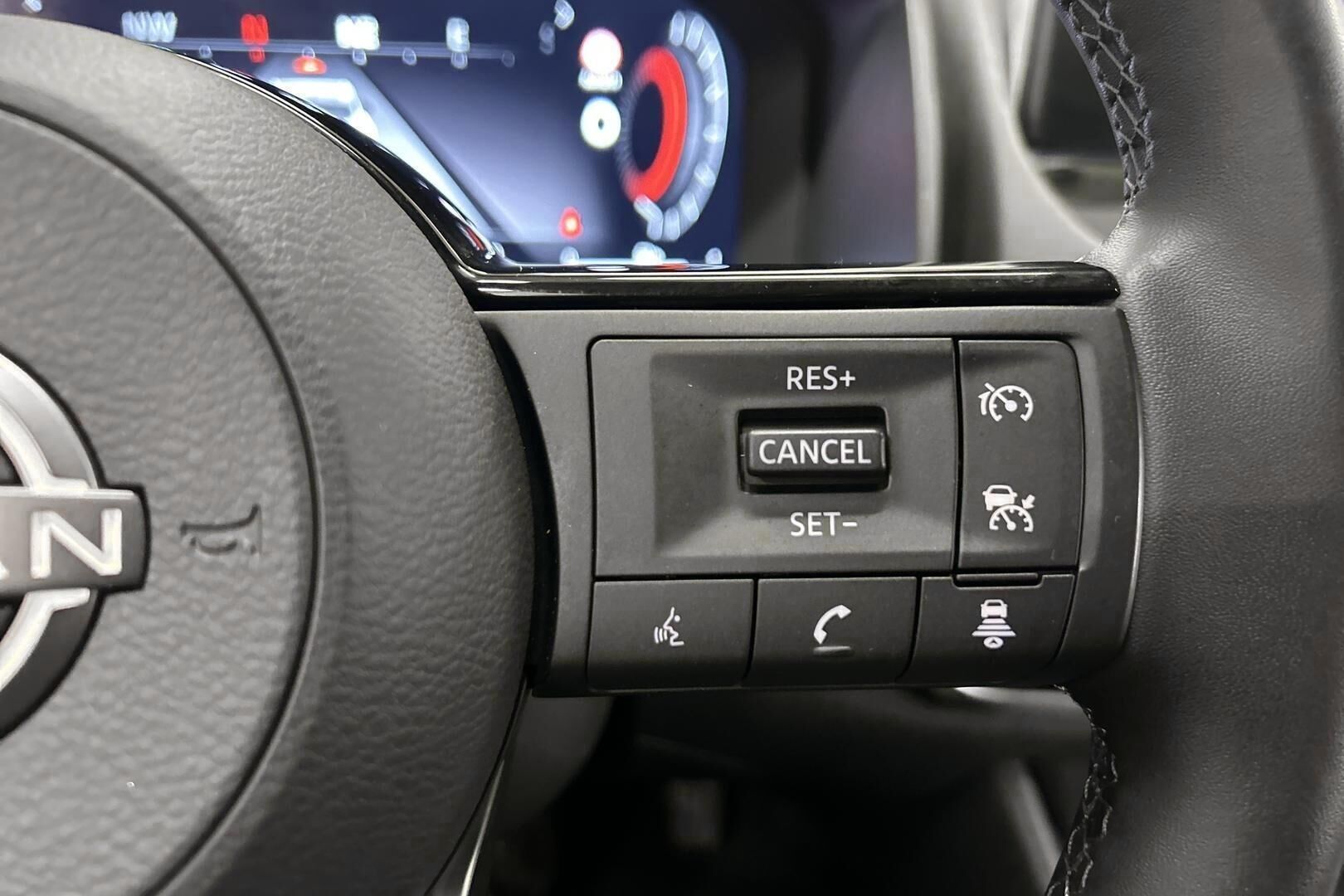 Nissan Qashqai iso kuva 16