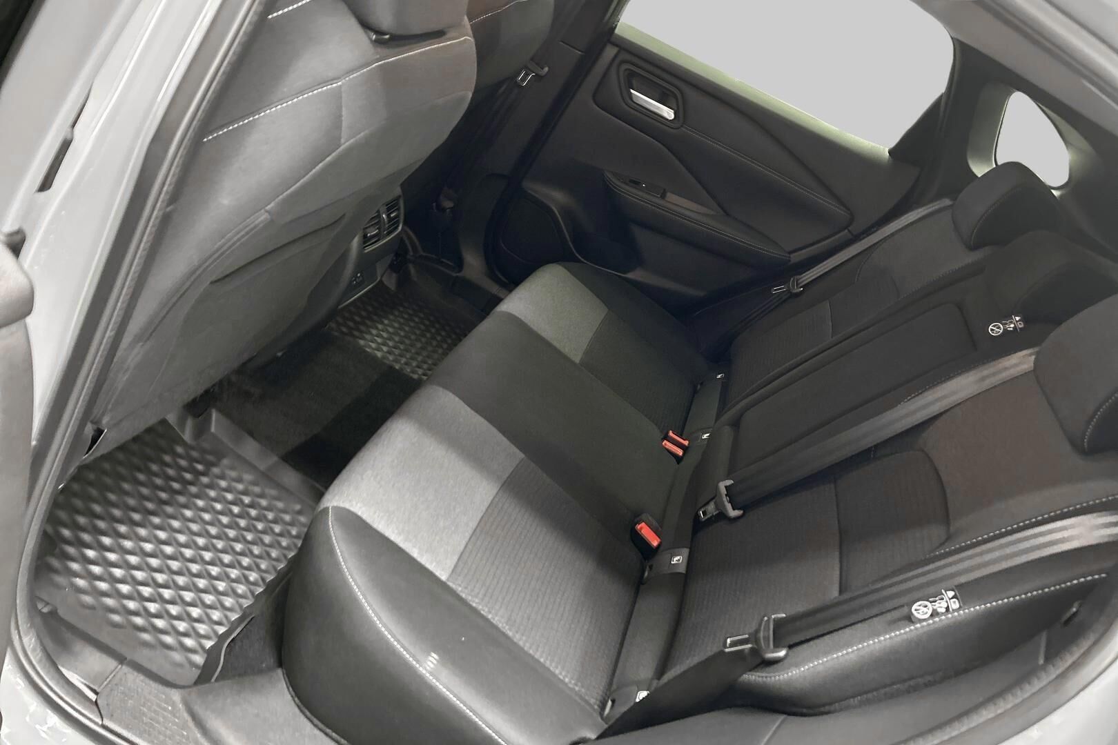 Nissan Qashqai iso kuva 8