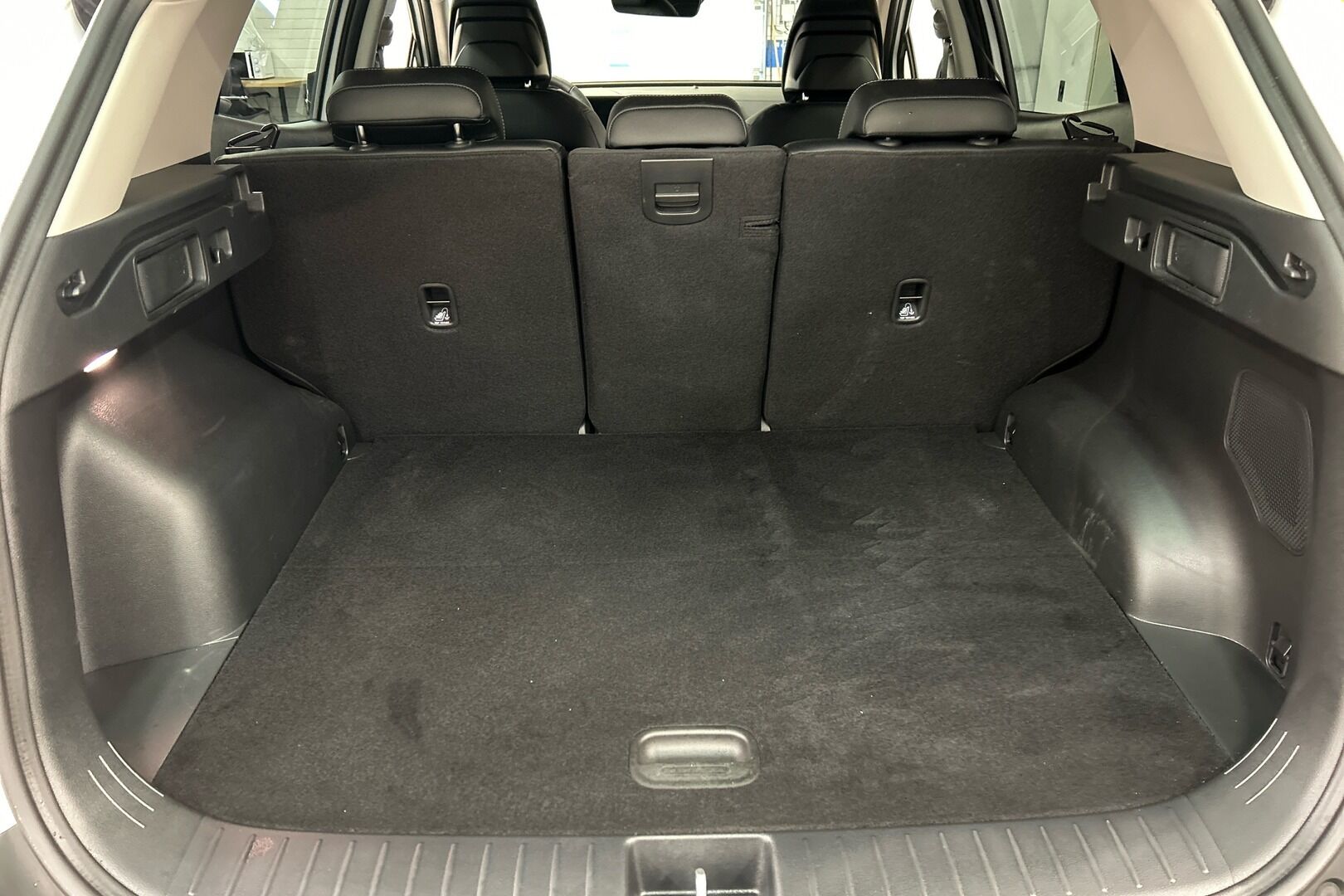 Kia Sportage iso kuva 10