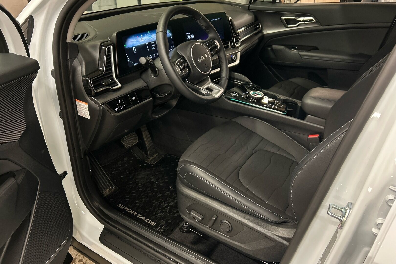 Kia Sportage iso kuva 8