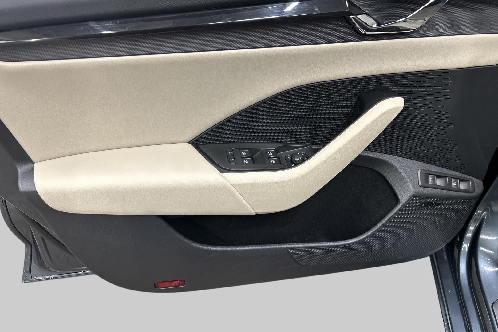 Skoda Octavia iso kuva 14