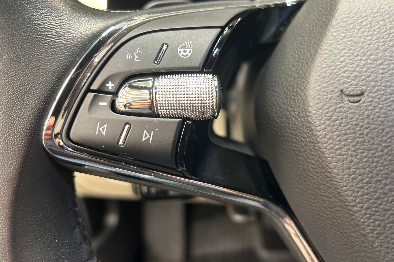 Skoda Octavia iso kuva 18