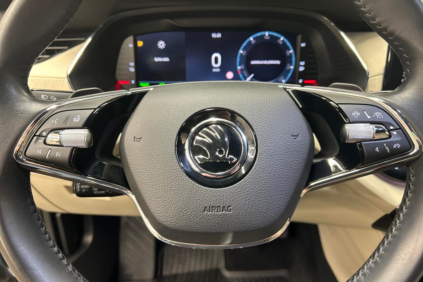 Skoda Octavia iso kuva 21