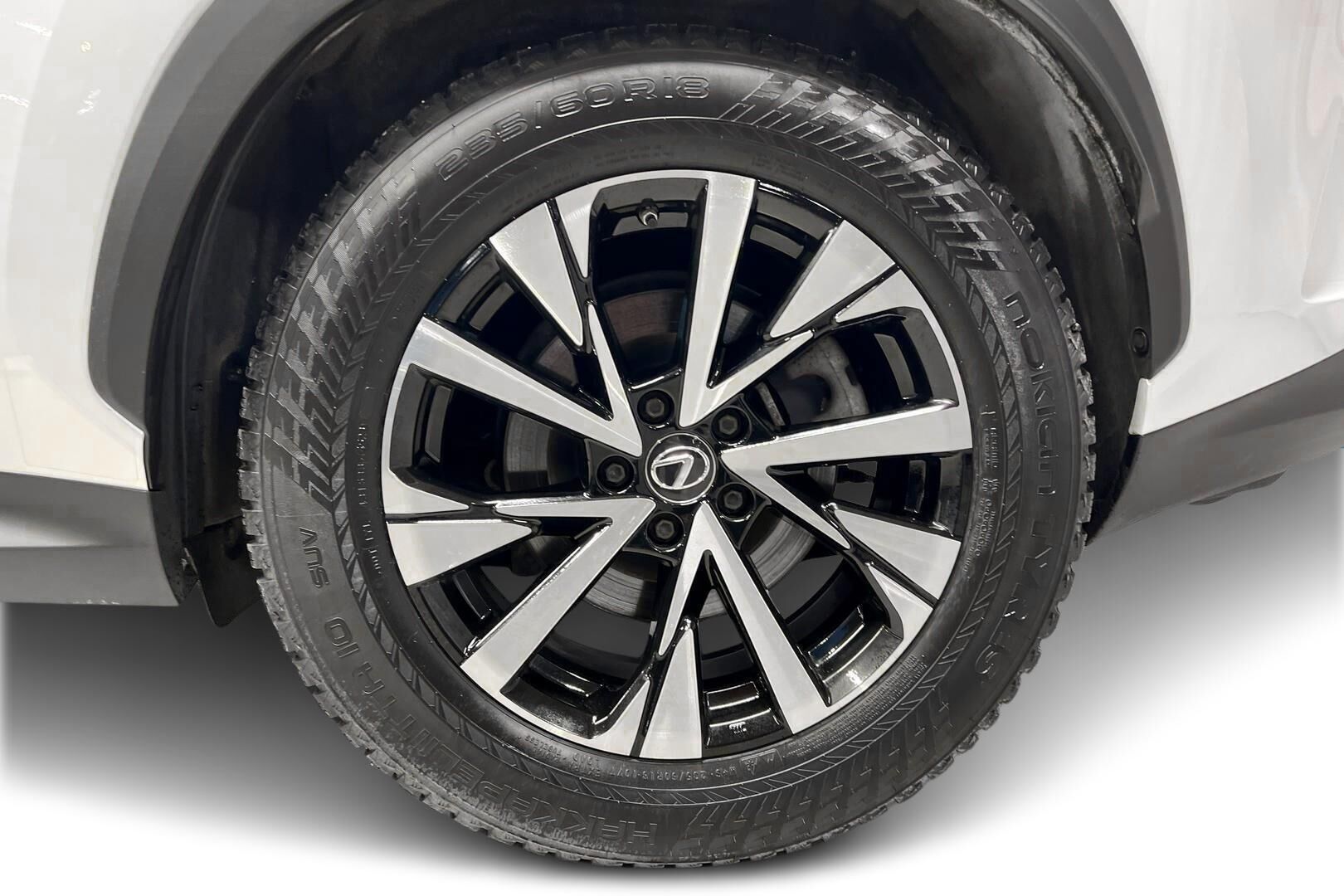 Lexus NX iso kuva 12