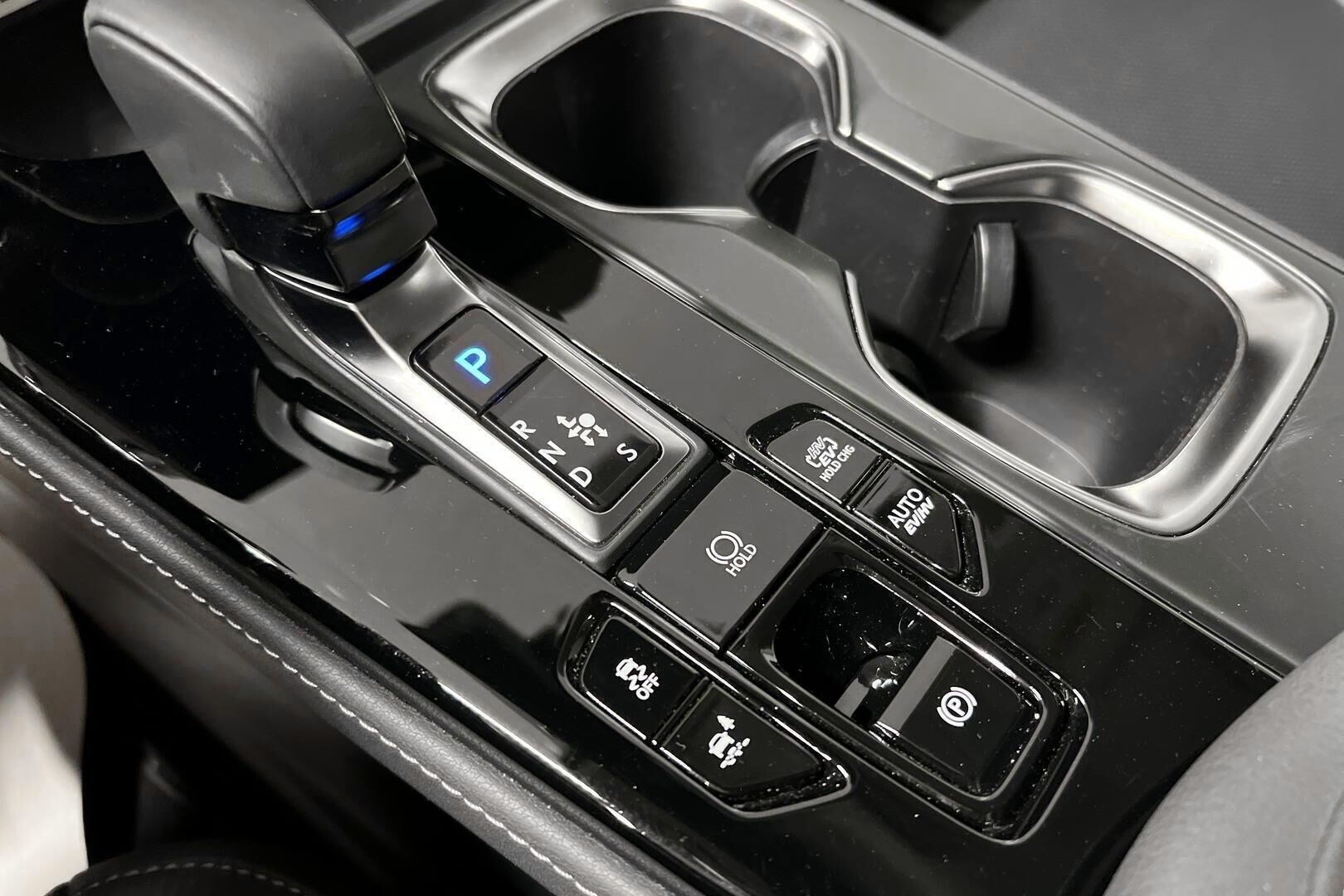 Lexus NX iso kuva 24