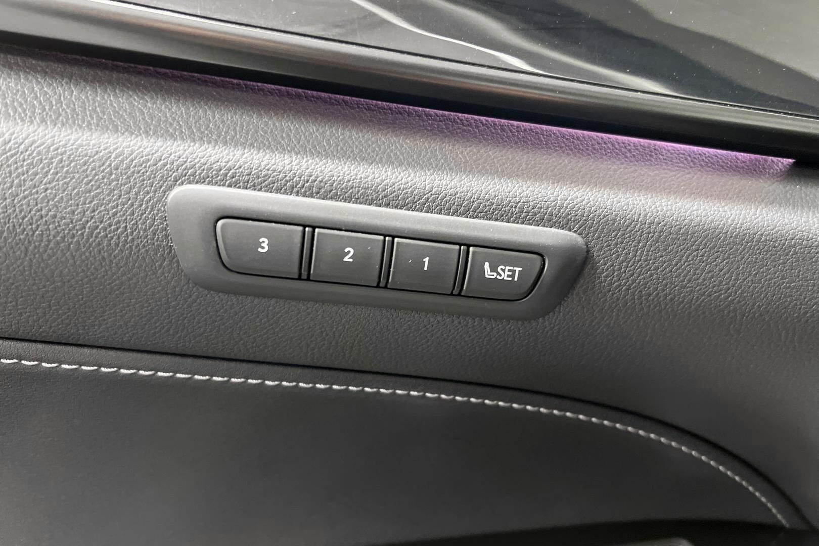 Lexus NX iso kuva 17